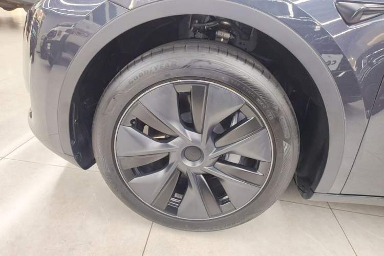 Used Tesla Model Y 2024 Rear-Wheel-Drive Version Exterior 4