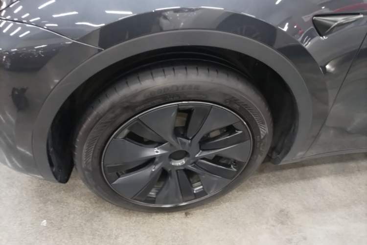 Used Tesla Model Y 2024 Rear-Wheel-Drive Version Exterior 4