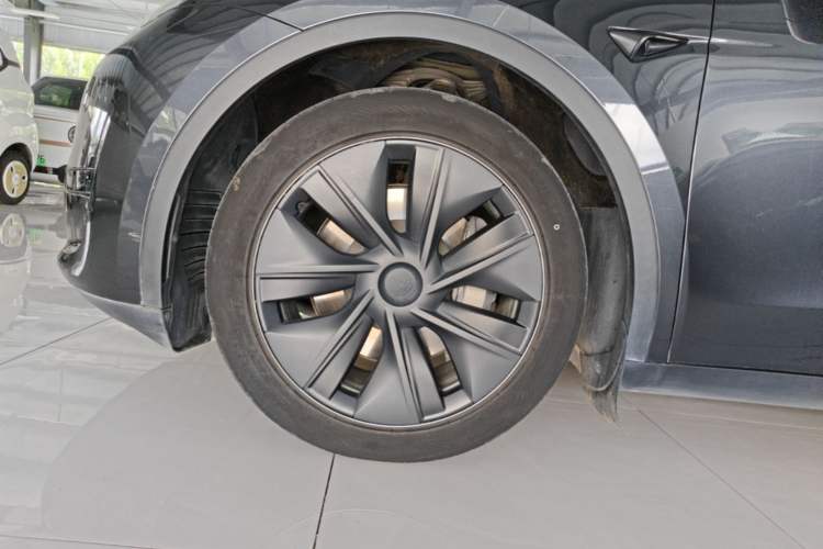 Used Tesla Model Y 2024 Rear-Wheel-Drive Version Exterior 4