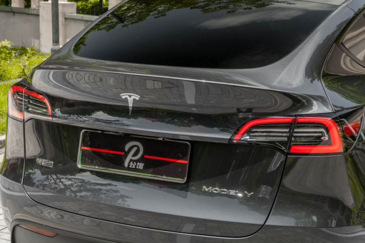 Used Tesla Model Y 2024 Rear-Wheel-Drive Version Exterior 4