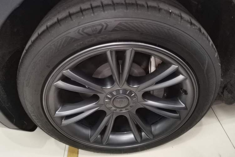 Used Tesla Model Y 2024 Rear-Wheel-Drive Version Exterior 4
