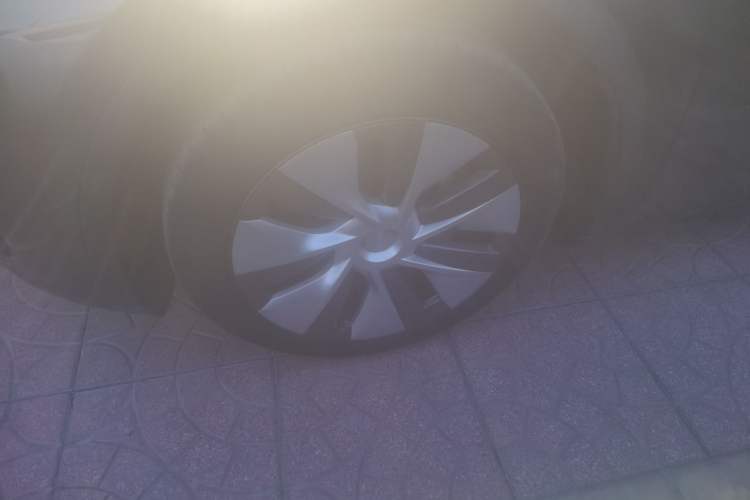 Used Tesla Model Y 2024 Rear-Wheel-Drive Version Exterior 4