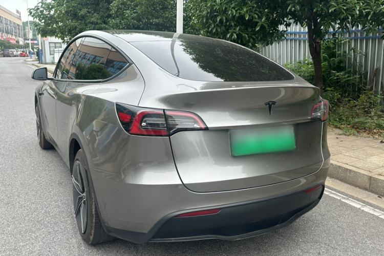 Used Tesla Model Y 2024 Rear-Wheel-Drive Version Exterior 4