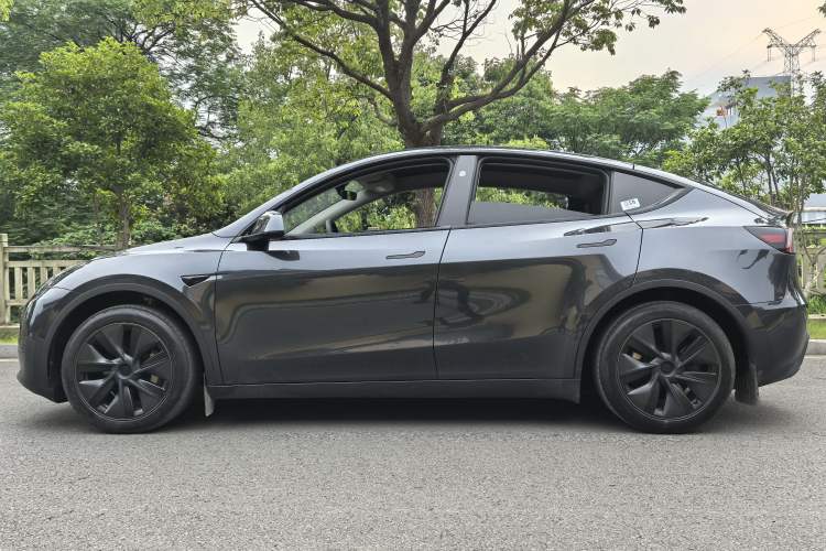 Used Tesla Model Y 2024 Rear-Wheel-Drive Version Exterior 4
