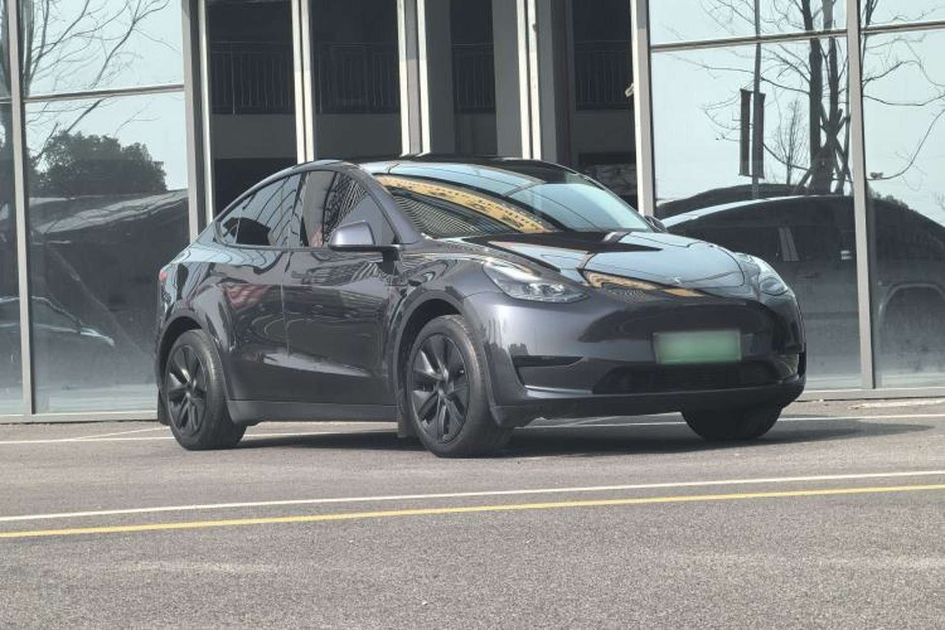 Used Tesla Model Y 2024 Rear-Wheel-Drive Version Exterior 4