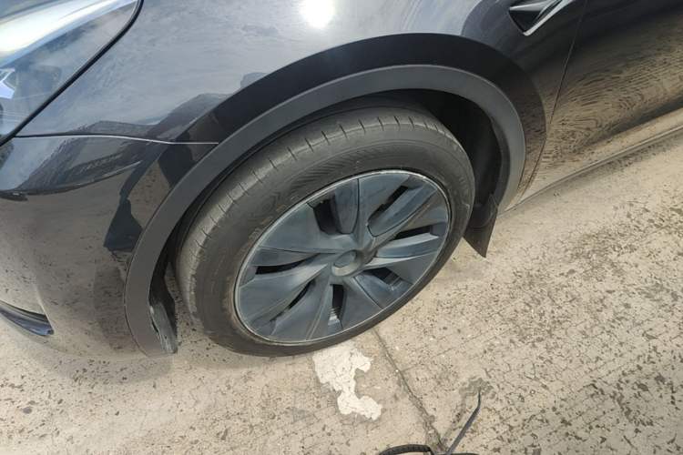 Used Tesla Model Y 2024 Rear-Wheel-Drive Version Exterior 4