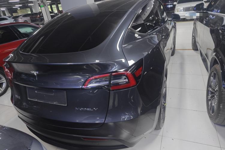 Used Tesla Model Y 2024 Rear-Wheel-Drive Version Exterior 4