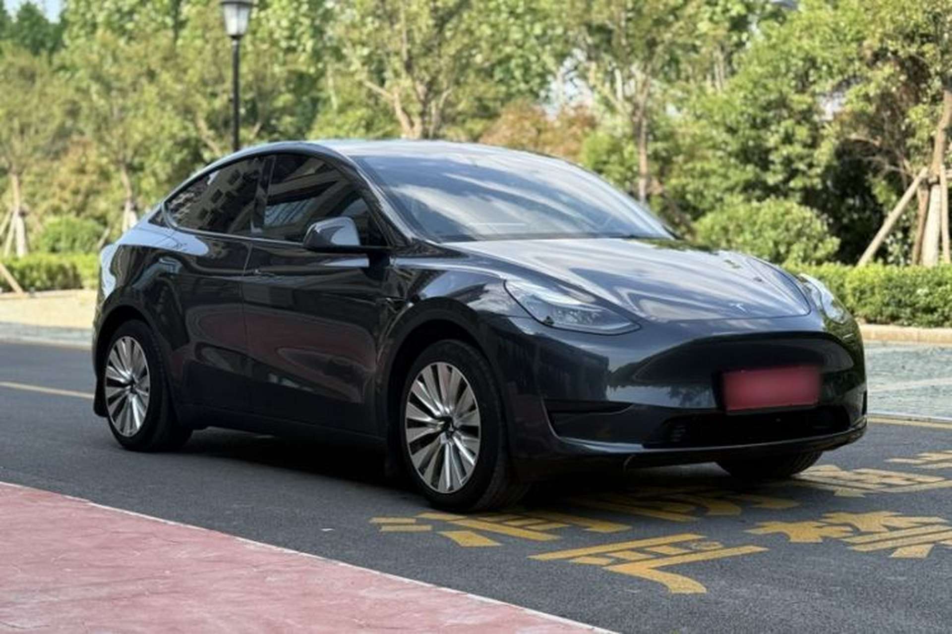 Used Tesla Model Y 2024 Rear-Wheel-Drive Version Exterior 4