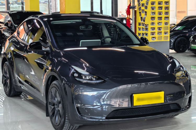 Used Tesla Model Y 2024 Long-Range All-Wheel-Drive Version Exterior 4