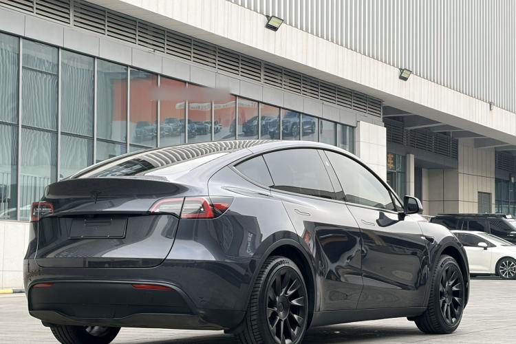 Used Tesla Model Y 2024 Rear-Wheel-Drive Version Exterior 5