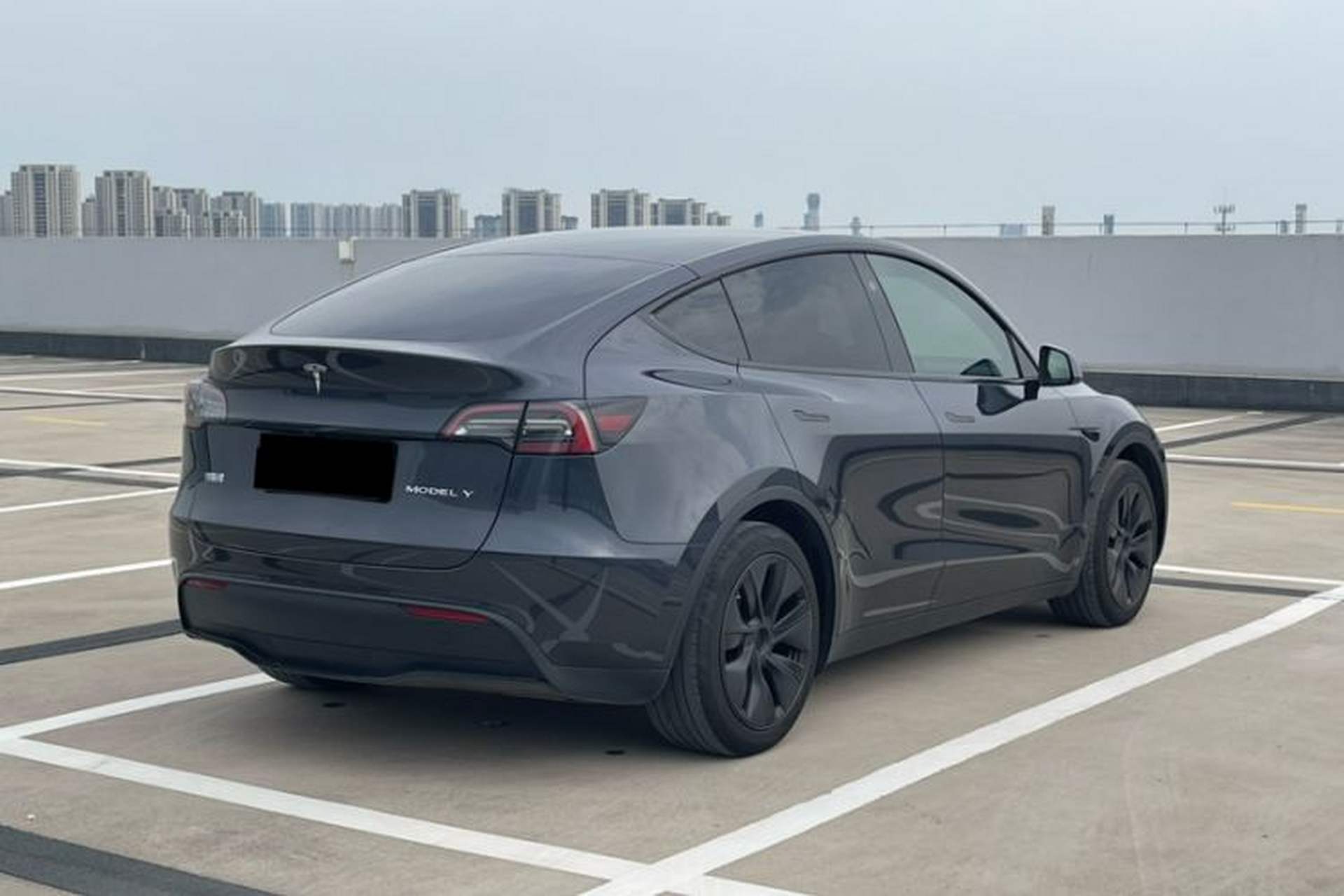 Used Tesla Model Y 2024 Rear-Wheel-Drive Version Exterior 5