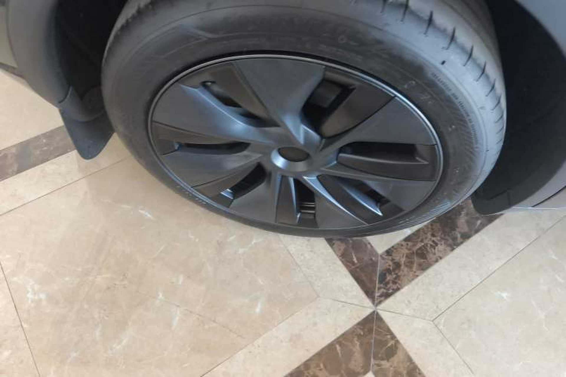 Used Tesla Model Y 2024 Rear-Wheel-Drive Version Exterior 5