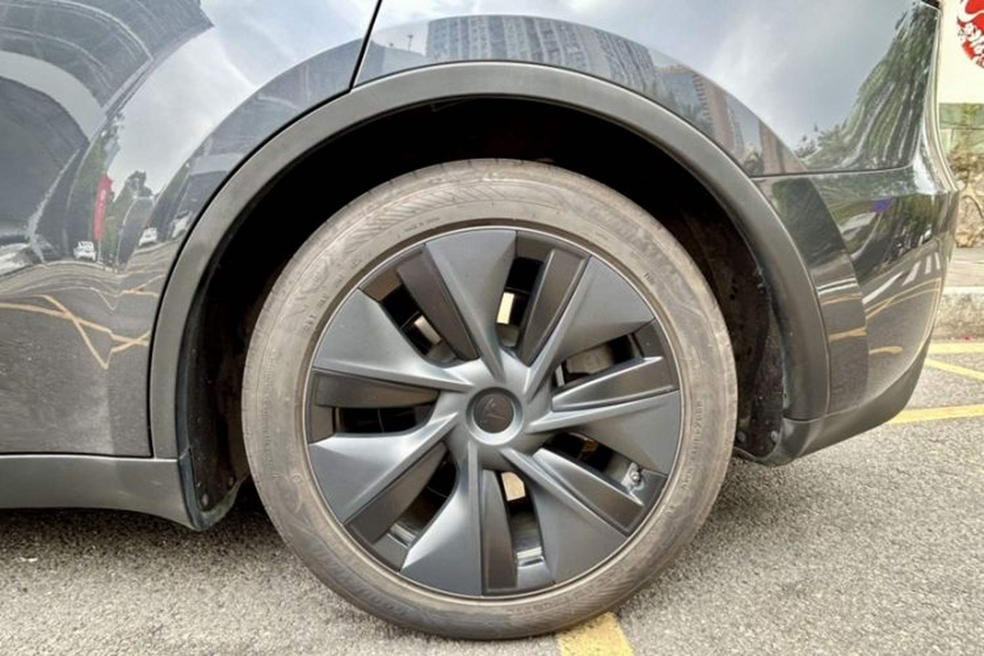 Used Tesla Model Y 2024 Rear-Wheel-Drive Version Exterior 5