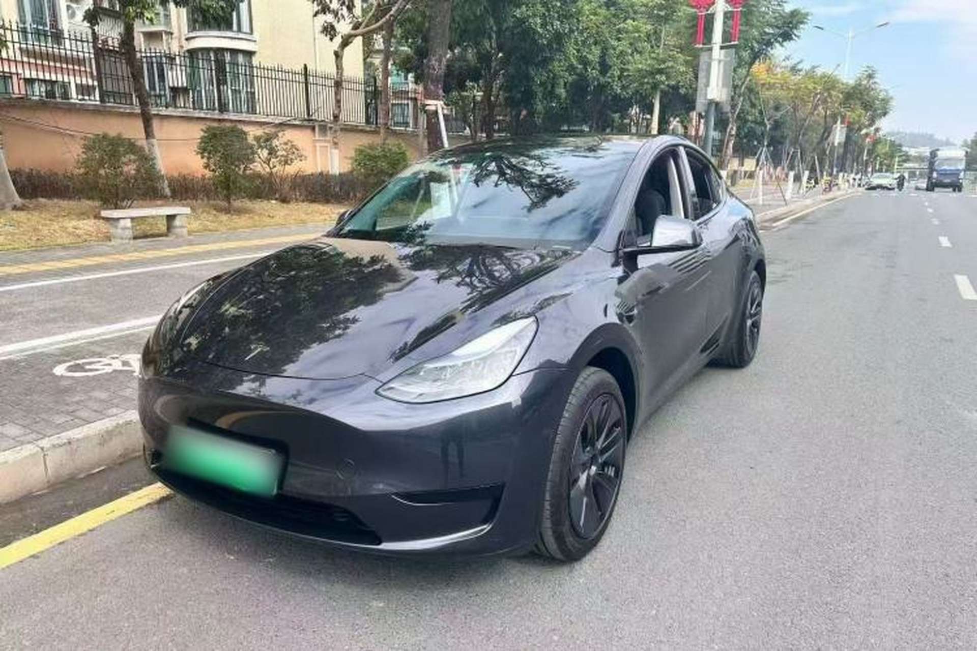 Used Tesla Model Y 2024 Rear-Wheel-Drive Version Exterior 5