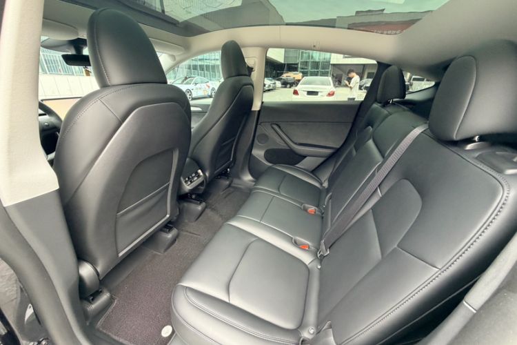 Used Tesla Model Y 2024 Rear-Wheel-Drive Version Exterior 5