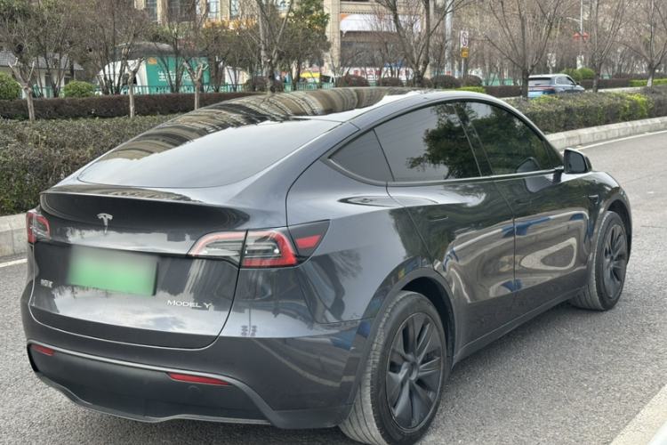 Used Tesla Model Y 2024 Rear-Wheel-Drive Version Exterior 5