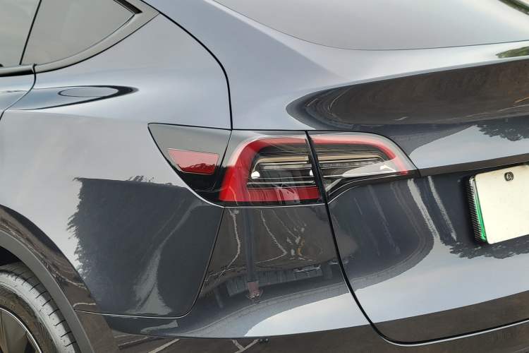 Used Tesla Model Y 2024 Rear-Wheel-Drive Version Exterior 5