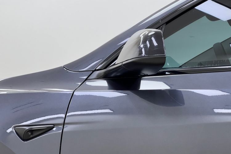 Used Tesla Model Y 2024 Long-Range All-Wheel-Drive Version Exterior 5