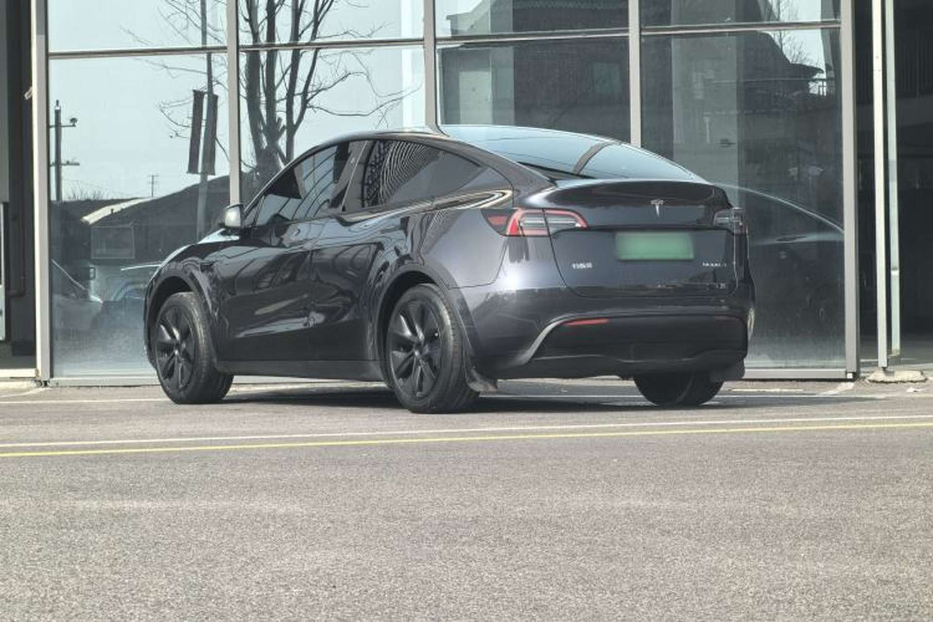Used Tesla Model Y 2024 Rear-Wheel-Drive Version Exterior 5