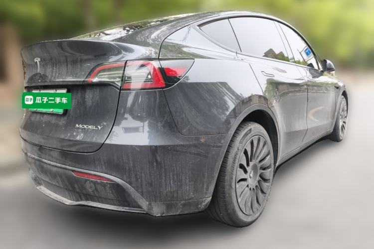 Used Tesla Model Y 2024 Long-Range All-Wheel-Drive Version Exterior 5