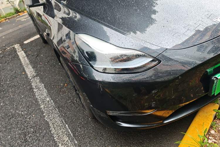 Used Tesla Model Y 2024 Long-Range All-Wheel-Drive Version Exterior 6