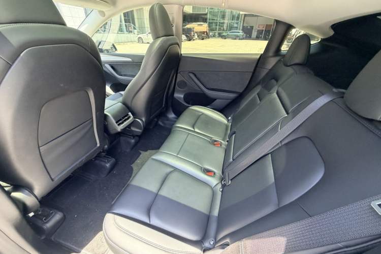 Used Tesla Model Y 2024 Long-Range All-Wheel-Drive Version Exterior 6