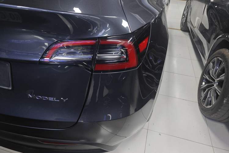 Used Tesla Model Y 2024 Rear-Wheel-Drive Version Exterior 6