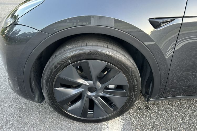 Used Tesla Model Y 2024 Rear-Wheel-Drive Version Exterior 6
