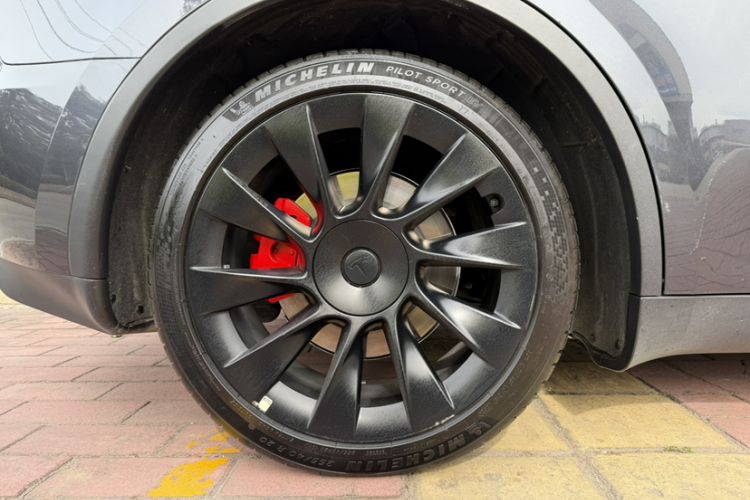 Used Tesla Model Y 2024 Rear-Wheel-Drive Version Exterior 7