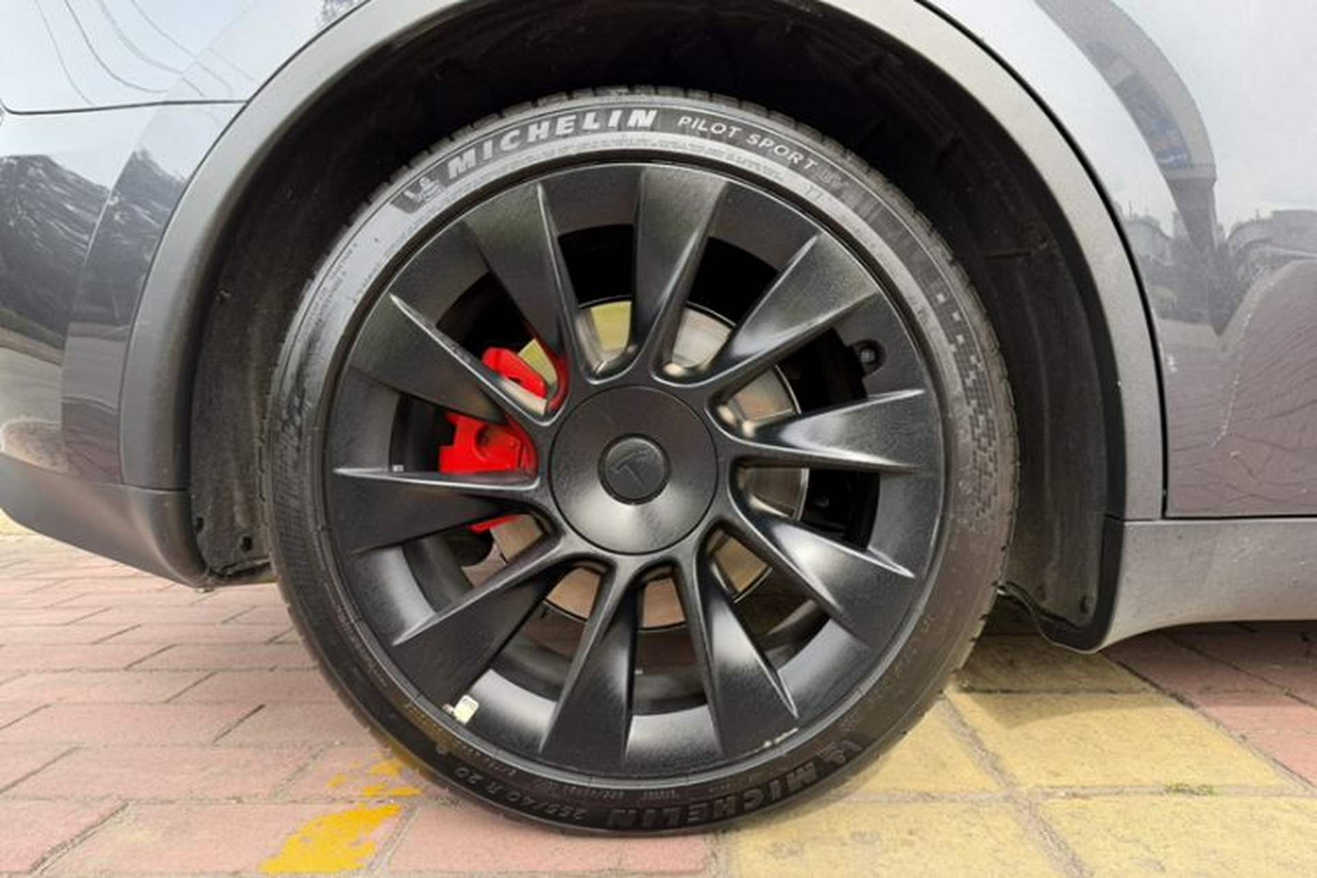 Used Tesla Model Y 2024 Rear-Wheel-Drive Version Exterior 7
