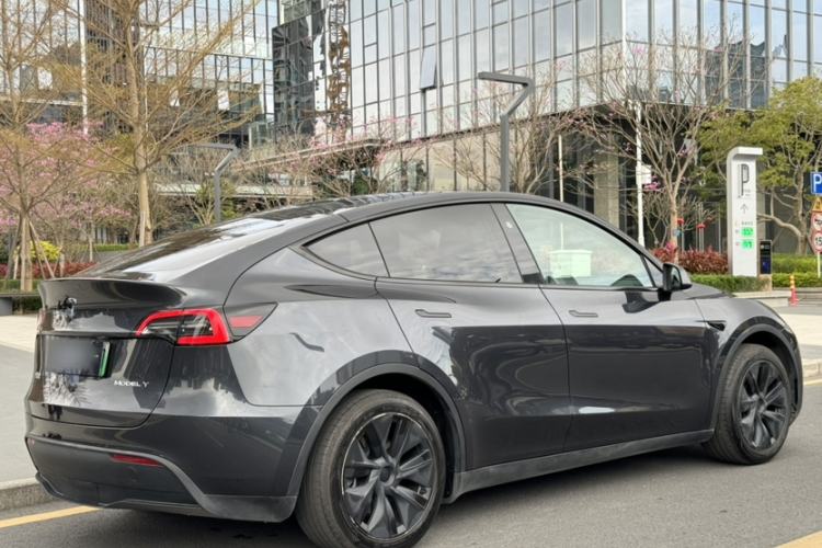 Used Tesla Model Y 2024 Rear-Wheel-Drive Version Exterior 7