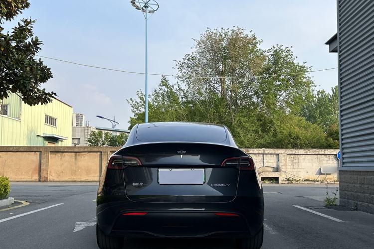 Used Tesla Model Y 2024 Rear-Wheel-Drive Version Exterior 7
