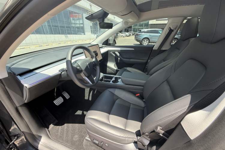 Used Tesla Model Y 2024 Long-Range All-Wheel-Drive Version Exterior 7