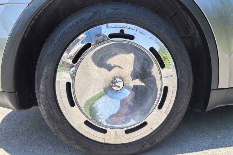 Used Tesla Model Y 2024 Rear-Wheel-Drive Version Exterior 7