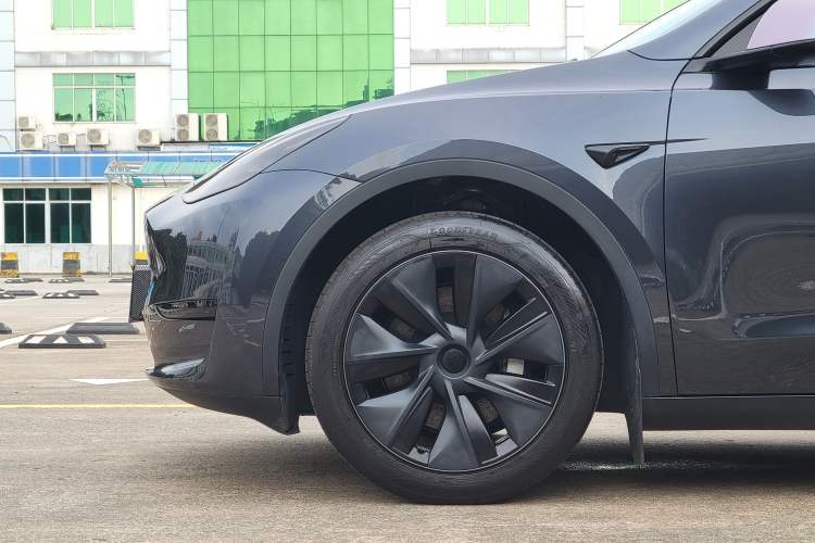Used Tesla Model Y 2024 Rear-Wheel-Drive Version Exterior 7