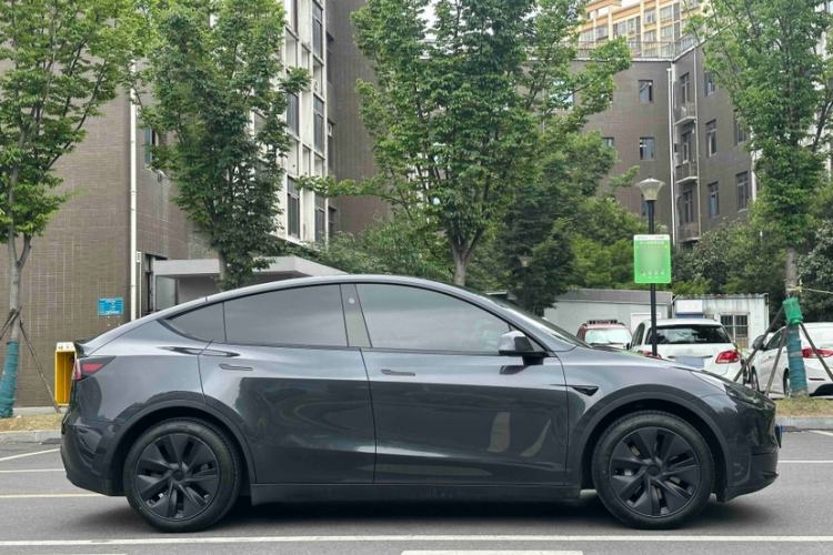 Used Tesla Model Y 2024 Rear-Wheel-Drive Version Exterior 8