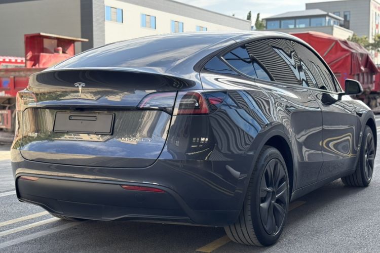 Used Tesla Model Y 2024 Rear-Wheel-Drive Version Exterior 8