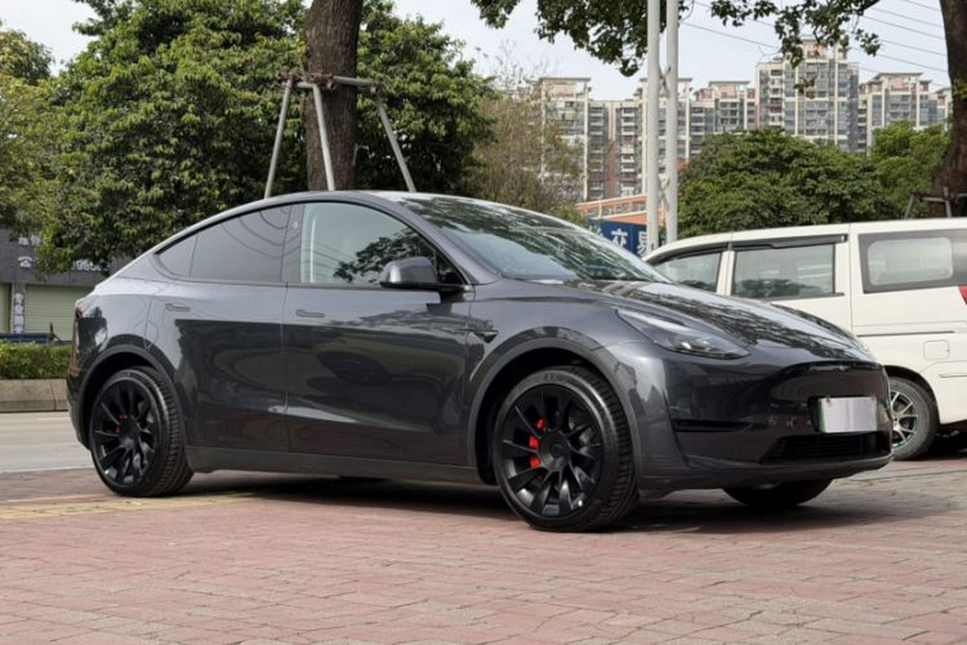 Used Tesla Model Y 2024 Rear-Wheel-Drive Version Exterior 8