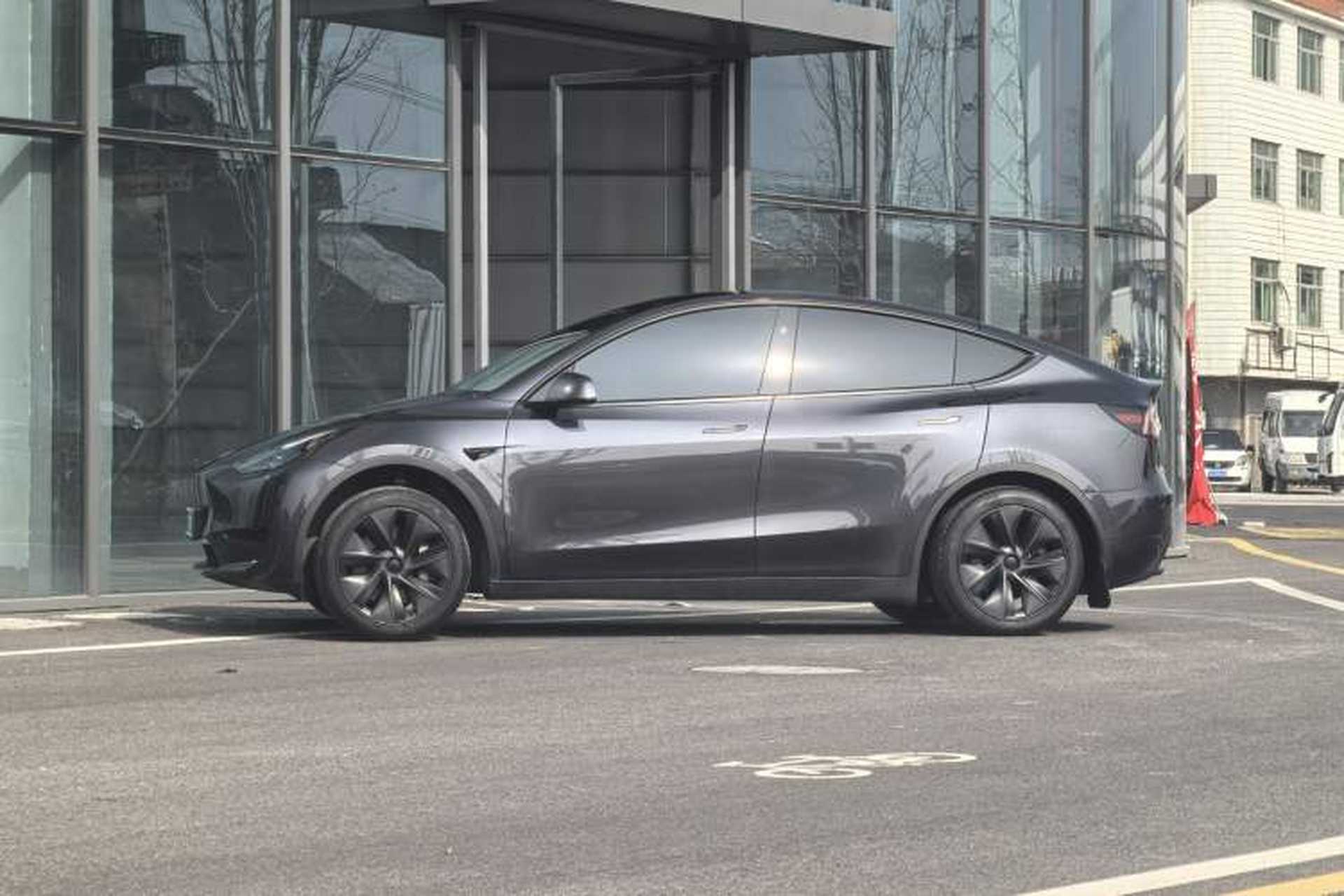 Used Tesla Model Y 2024 Rear-Wheel-Drive Version Exterior 8