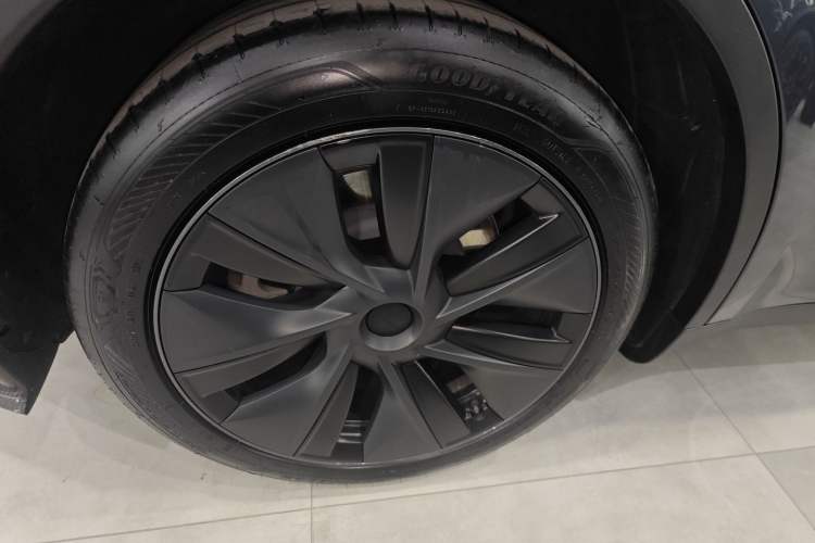 Used Tesla Model Y 2024 Rear-Wheel-Drive Version Exterior 8