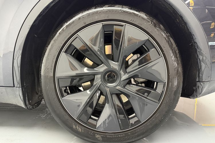 Used Tesla Model Y 2024 Rear-Wheel-Drive Version Exterior 8