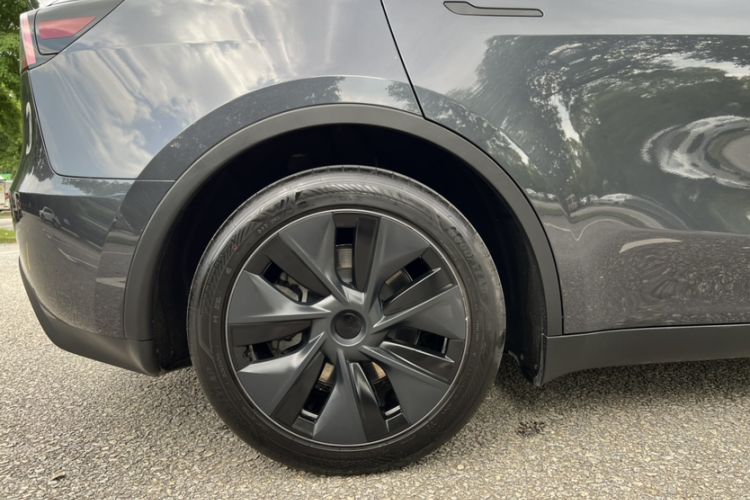 Used Tesla Model Y 2024 Rear-Wheel-Drive Version Exterior 9