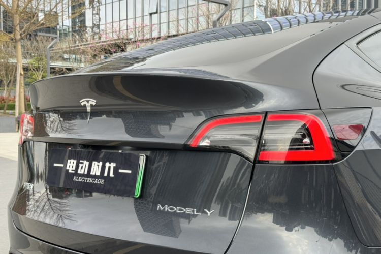 Used Tesla Model Y 2024 Rear-Wheel-Drive Version Exterior 9
