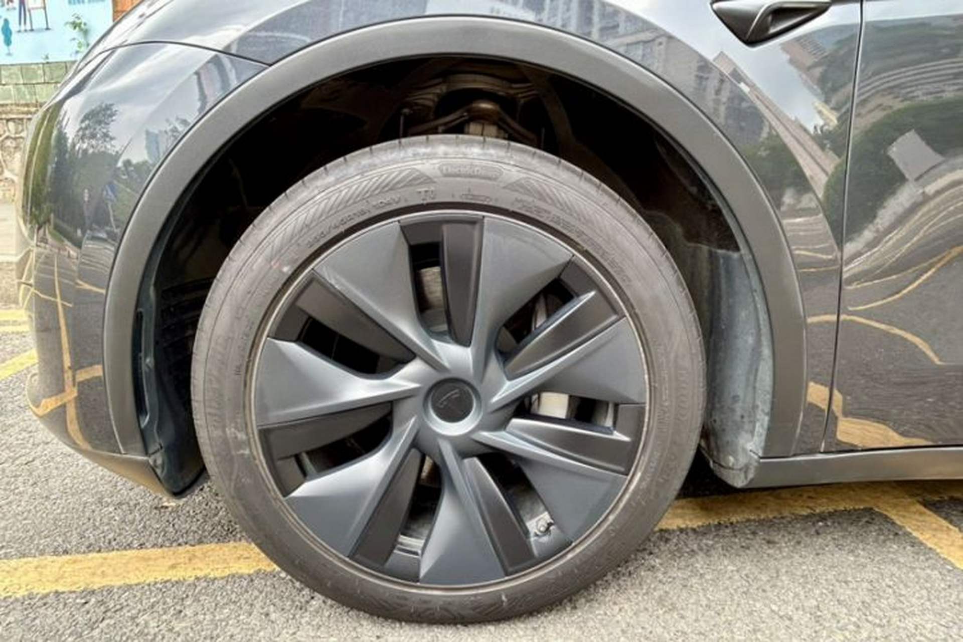 Used Tesla Model Y 2024 Rear-Wheel-Drive Version Exterior 9