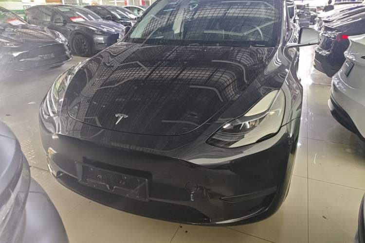 Used Tesla Model Y 2024 Long-Range All-Wheel-Drive Version Front