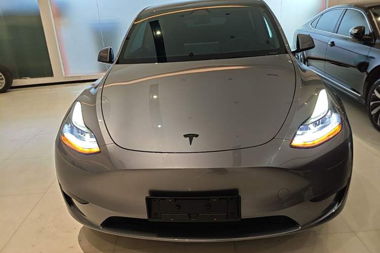Used Tesla Model Y 2024 Rear-Wheel-Drive Version Front
