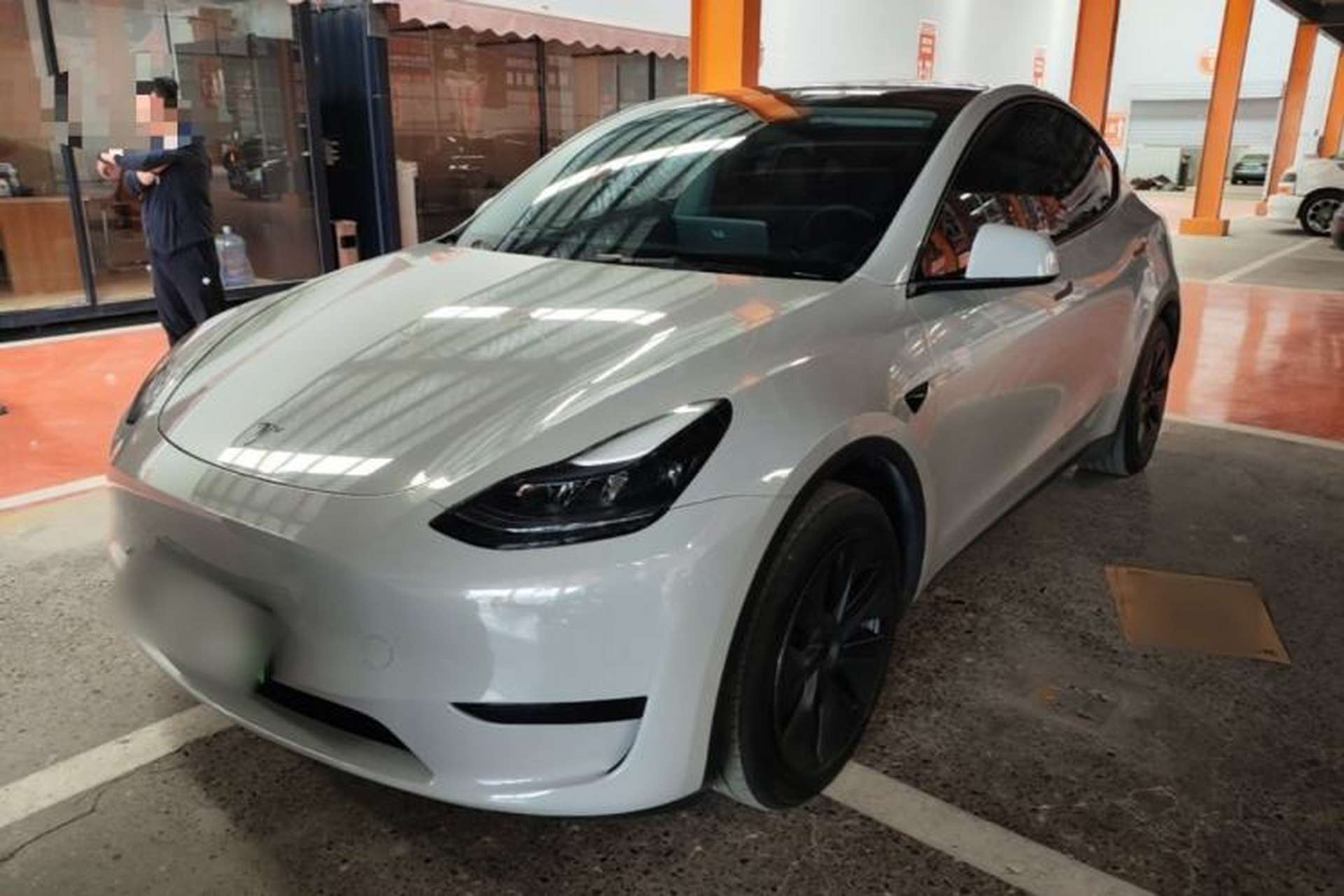 Used Tesla Model Y 2024 Rear-Wheel-Drive Version Front Left 45 Deg