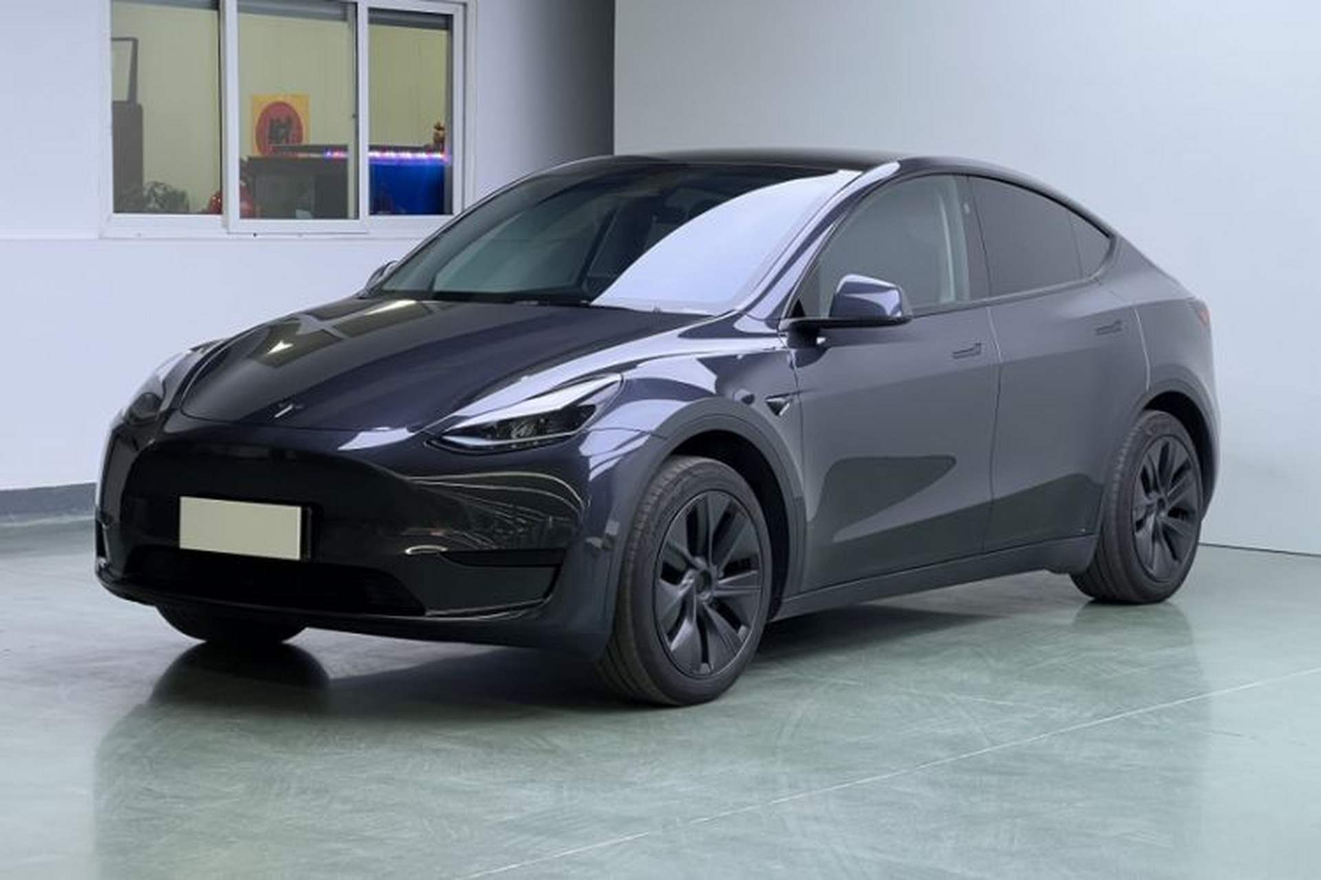 Used Tesla Model Y 2024 Rear-Wheel-Drive Version Front Left 45 Deg