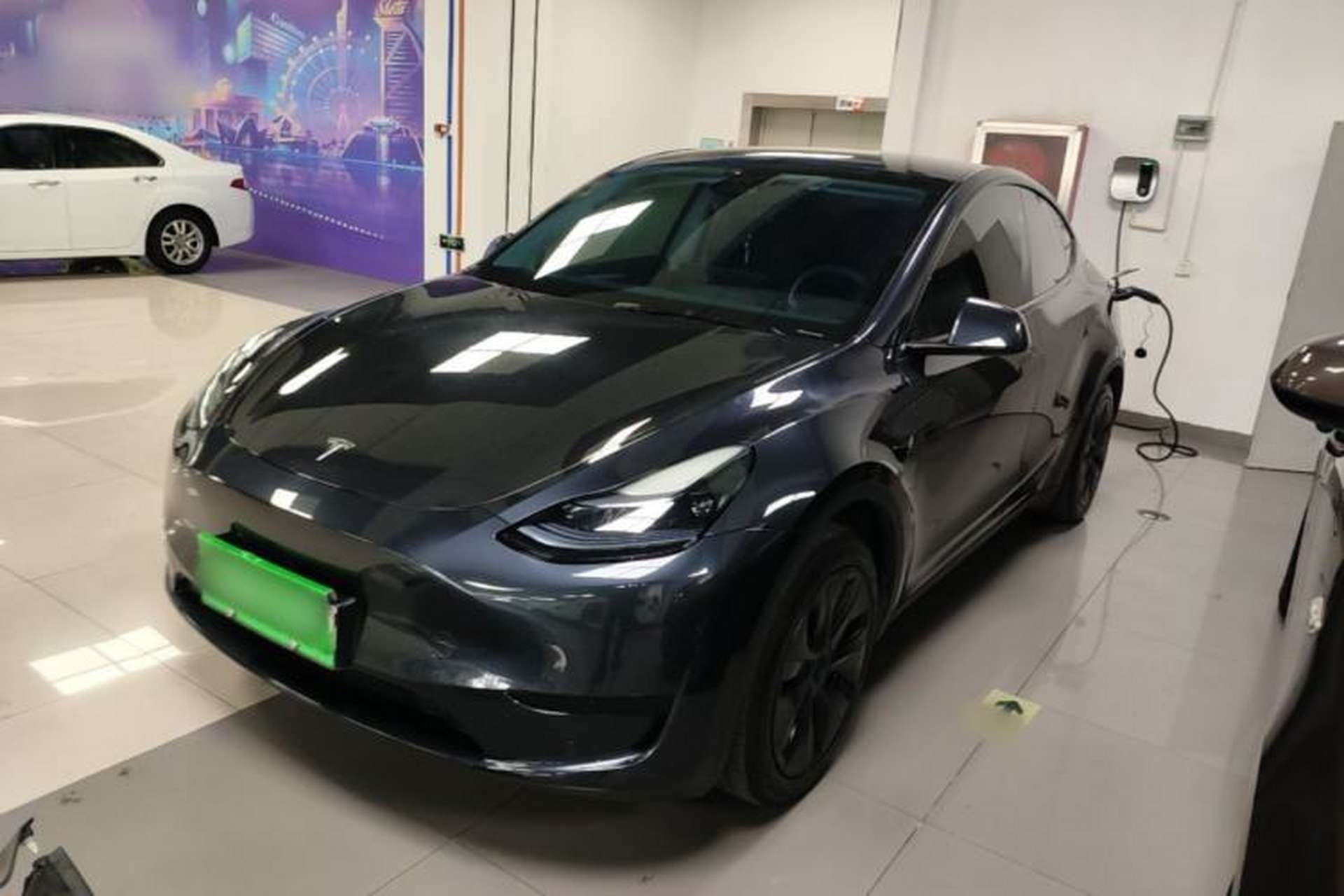 Used Tesla Model Y 2024 Rear-Wheel-Drive Version Front Left 45 Deg
