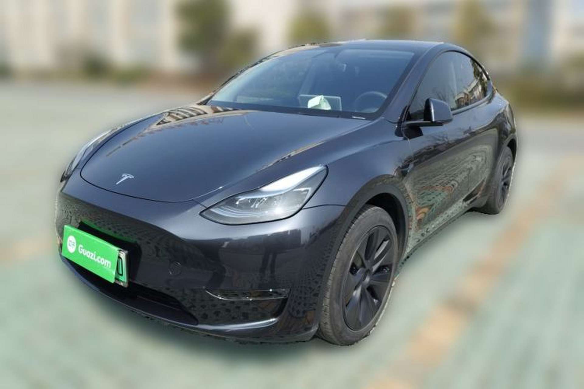 Used Tesla Model Y 2024 Long-Range All-Wheel-Drive Version Front Left 45 Deg